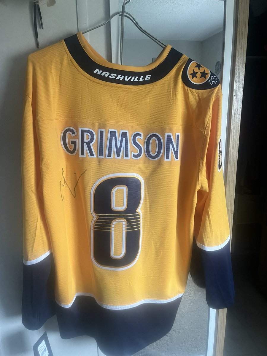 GeiselJohn's tweet image. Thank you for helping the community of Lampman (Home of Colin Perkowitsch of Colon O’Brian Man’s Shoppe) Raise funds for our Rink, @asgrimson is a class act no matter what @rodpedersen says #classacts #respect #smalltown @RodPedersenShow