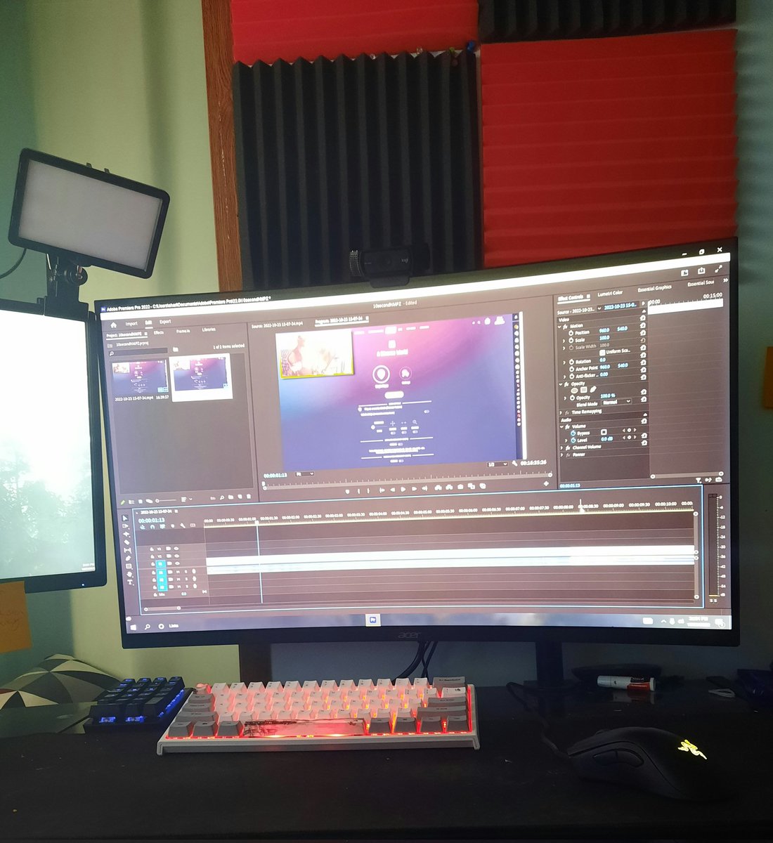 issacesullivan's tweet photo. @ThisIsPetery premiere is much nicer to edit with. No more crashing, some what. Also my recording setup... https://t.co/pnYnVDtdJS