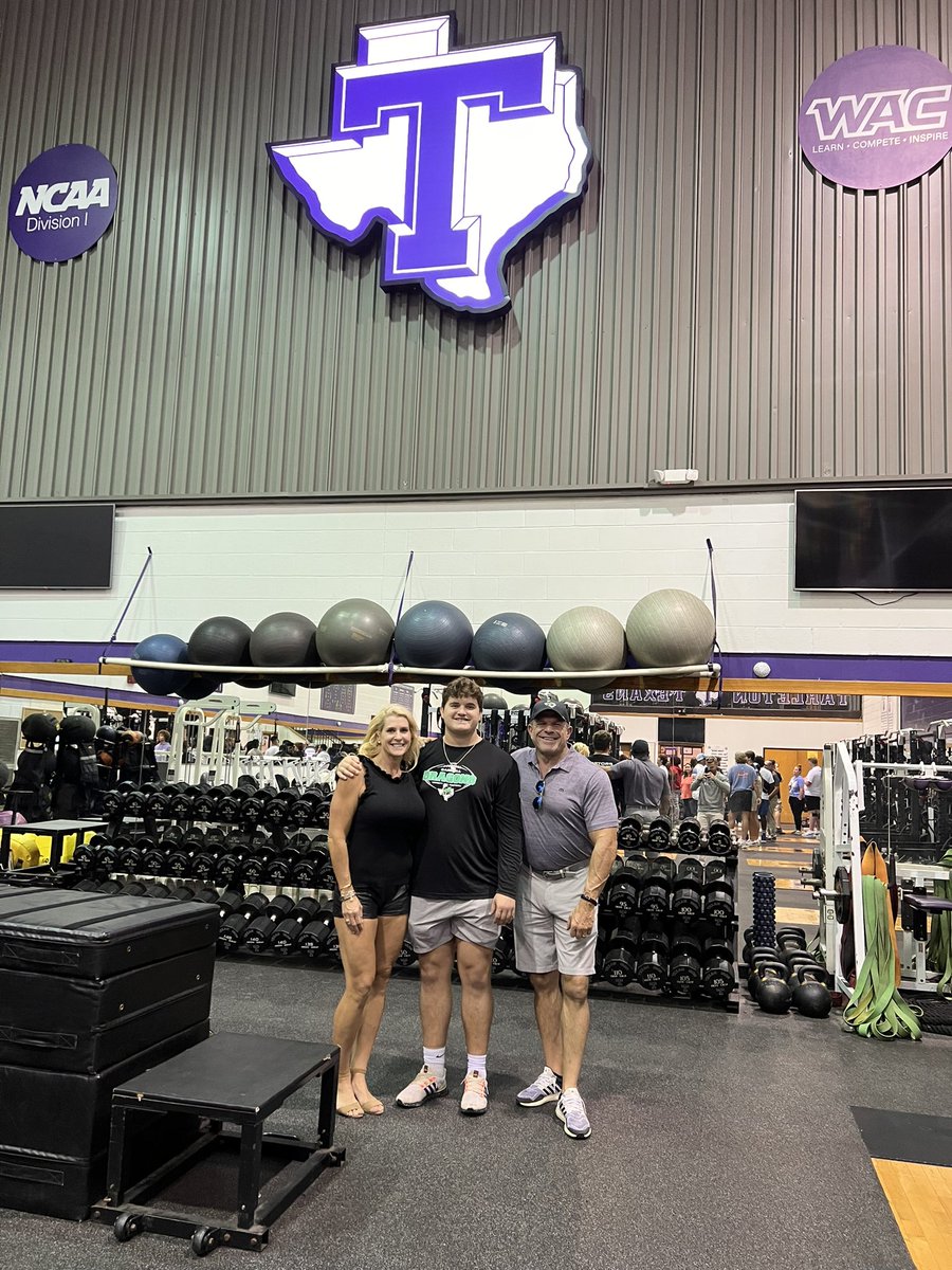JakeHall2023's tweet image. After a great unofficial visit and conversation with coach @coachscarey @TarletonFB I’m blessed to say I have received my 9th D1 offer to play at Tarelton State University!!🟣⚪️ @coachrdodge @SLC_Recruiting @5qpLinepride @Perroni247