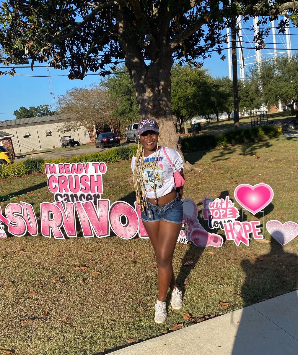 AsiannaM's tweet photo. pretty pink thatโs me ๐๐
#JCAlumniโ18๐๐
#hoco22dump
#RIPGranny๐๐ https://t.co/rcKS9mo7wO