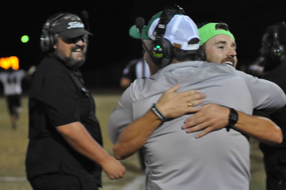 Getting to hug your boss/dad after a win is a dream come true!! Love this team and coaches 💪 #VictoryHugs #TiogaTough