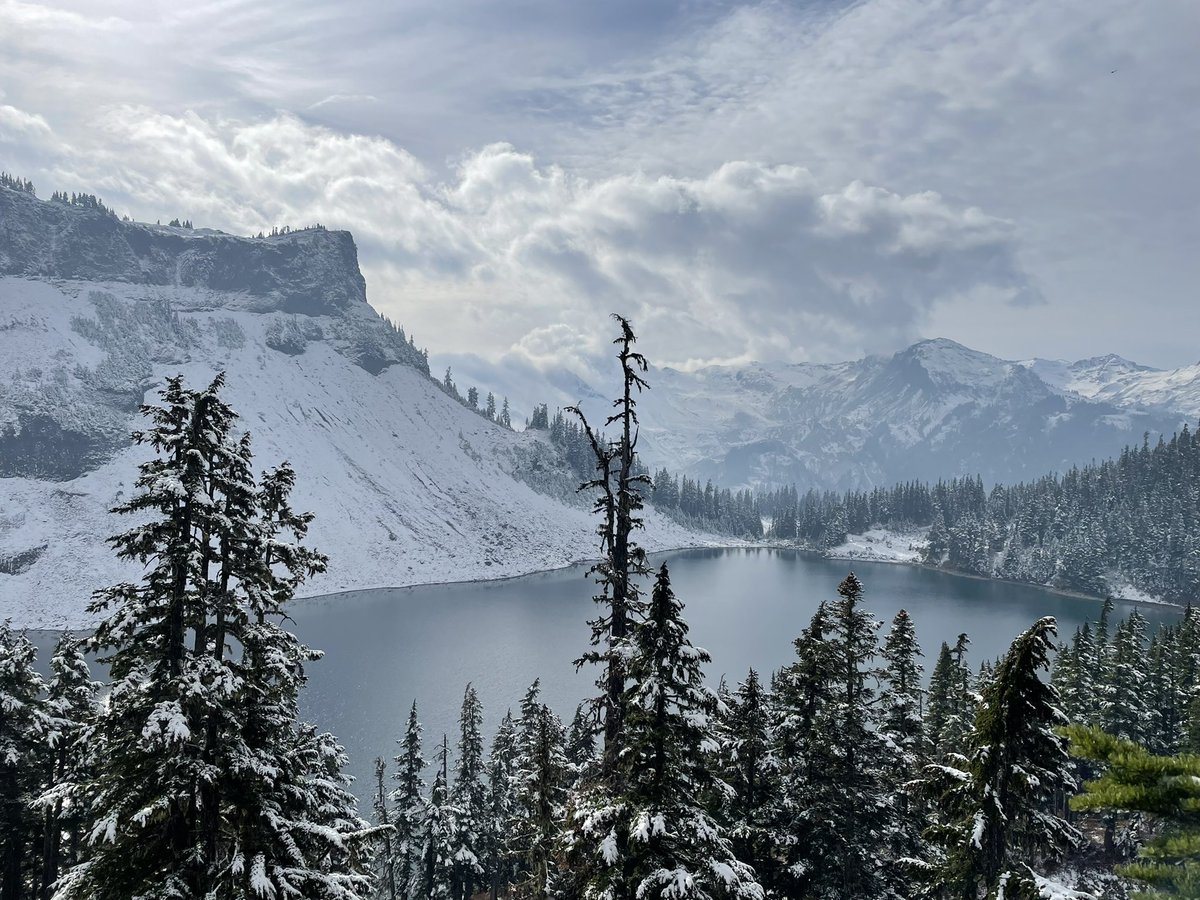 Chain Lakes Loop, Washington. Feeling ready for the last 4 weeks of pre-CaRMS electives!