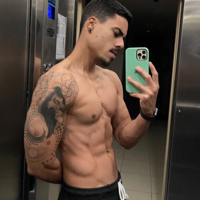 Sirs Models on Twitter: