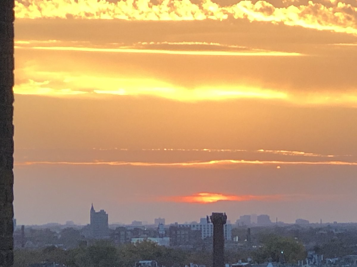 kathleen_keenan's tweet photo. Hanging out with my shadow today at beachโฆ sunset tonightโฆChicagoโs autumnal gifts.
#chicago #chicagosunset #lakemichiganbeach #choosechicago #shadow https://t.co/rHpEATlut5