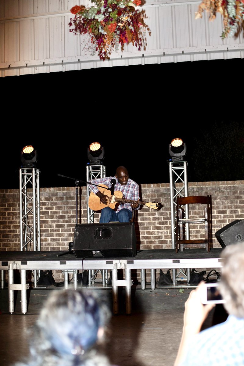 southfoodways's tweet photo. To close out SFA’s 2022 Fall Symposium, we were delighted to hear four original songs about barbecue from Grammy Award-winning artist @CBurnside_BCR. #SFAOxF #SFABBQ https://t.co/MaPr7792rA