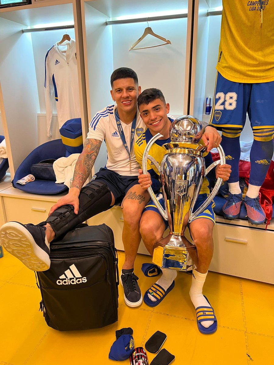 luca_langoni's tweet photo. AGUANTE BOCA. SOMOS CAMPEONES LCDSM!!! 💙💛💙👉🏻 https://t.co/YipCwPp4nS