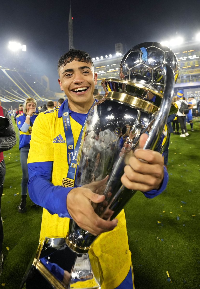luca_langoni's tweet photo. AGUANTE BOCA. SOMOS CAMPEONES LCDSM!!! 💙💛💙👉🏻 https://t.co/YipCwPp4nS