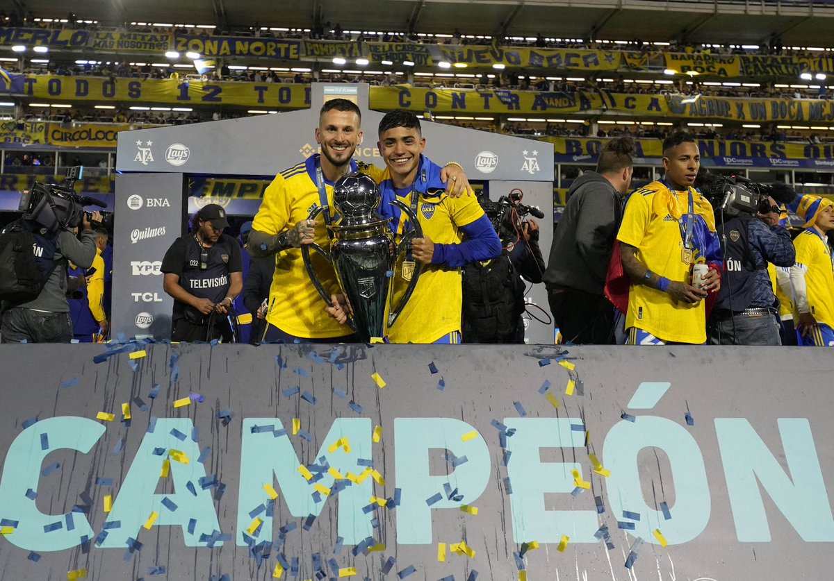luca_langoni's tweet photo. AGUANTE BOCA. SOMOS CAMPEONES LCDSM!!! 💙💛💙👉🏻 https://t.co/YipCwPp4nS