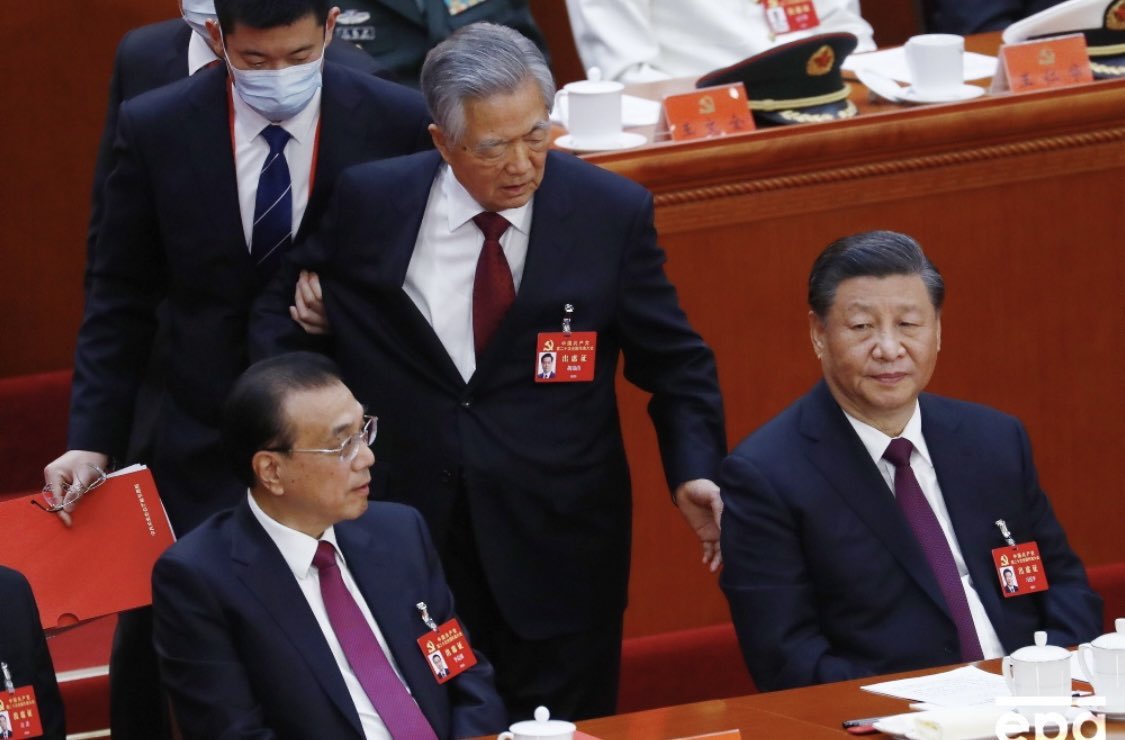 m_wo8y's tweet photo. 2003-2007浙江省委班子
习近平，省委书记
陈敏尔，省委常委，省宣传部长
黄坤明，省委常委，杭州市委书记
蔡   奇，省委常委，组织部长
李   强，省委常委，省委秘书长
2022/10/23
整套班子搬進中南海 https://t.co/odVBjOUoP8