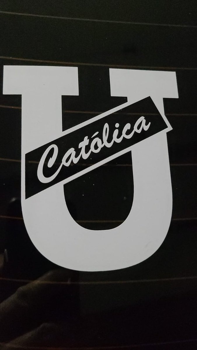 UCatolica593's tweet photo. Ha terminado el 2022 para U. Católica. Un año de aciertos y errores. Algunos festejaran la clasificación a C. Libertadores, pero otros indicaran que seguimos siendo conformistas. Sólo diremos algo, nos vemos el 2023 para ser campeones. #PorLaUCatólica #Chatoleí #UCatólica https://t.co/zVLZnKEOoc