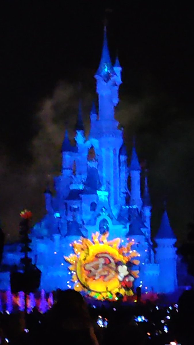 TeamCastagnet's tweet photo. Disneyland Paris.
Disney Illuminations, by Pandora.
The Lion King.
@DisneylandParis
#TheLionKing #DisneyIlluminations #DisneylandParis2022 #Disney #DisneylandParis #DLP #SleepingBeautyCastle #DisneyParks #DisneyShow #DisneyNightShow #MickeyMouse #ADreamIsAWish (#Photo) (#Picture) https://t.co/nZS1v2JRlq