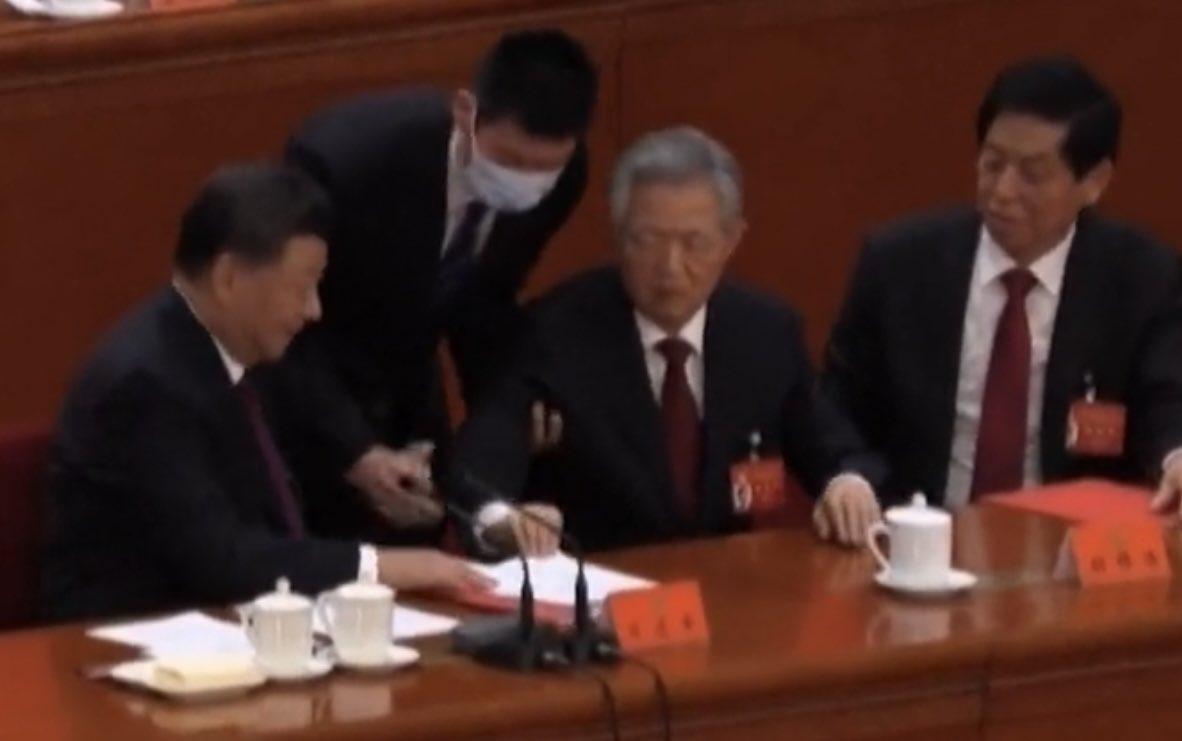 @fangshimin 选举造假大家见怪不怪。谁都没想到胡会质疑某些内容,大庭广众之下胡发言或与习争论都会产生严重影响。 故中办副主任孔绍逊 ...