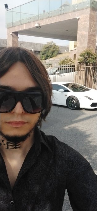 Louis Vlv’s pics and videos