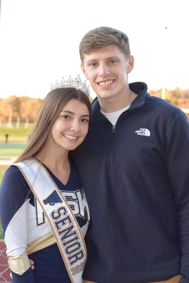 magill4967's tweet photo. Kiski Area 📣 Senior Night 💙💛 https://t.co/x3sQRbPyVa