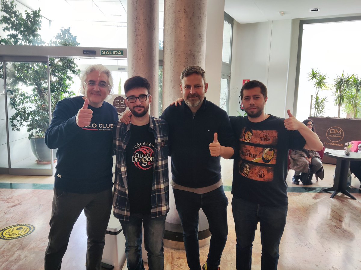 Para terminar #CaceresCityOfDragons - tengo Instagram lleno de stories y habrá crónica en <a href="/Los7Reinos/">Los Siete Reinos</a> 
1) Con la Reina👸,Abuela de Dragones 
2) Con AMIGOS, <a href="/westerosorg/">Elio & Linda</a>,<a href="/StefanSasse/">Stefan Sasse 🇪🇺</a> y <a href="/MatteoBarbagall/">Matteo Barbagallo</a>
3) Con quién la hecho un sueño realidad:<a href="/jorgevillar/">Jorge Villar</a>,<a href="/DaniAbades/">Maglor - #House of the Dragon #GoT #Dune #Cosmere</a> y <a href="/Frikidoctor/">Jose Señarís Romay</a>