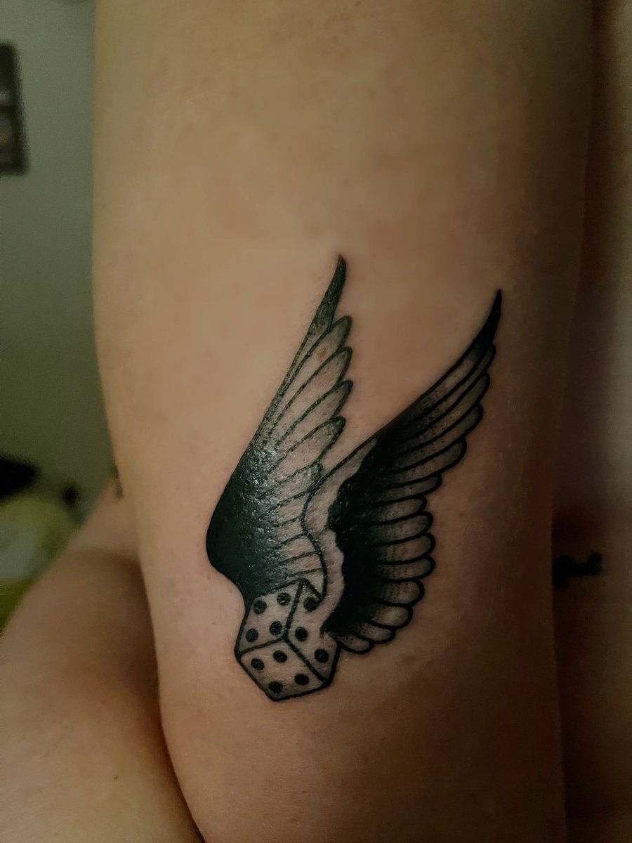 Mary_Cugini's tweet photo. Seeing Chelsea in NYC was a feeling I’ll never forget and obviously I had to leave with a calling all angels inspired tattoo. @chelseacutler ily forever wicme forever https://t.co/HFNriTgk7S