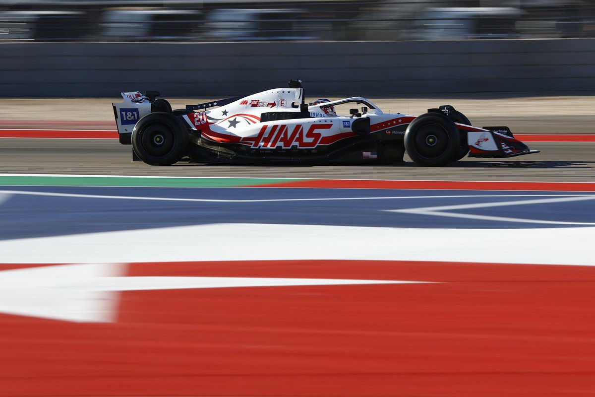 A valiant battle from Kevin in the final corners but he just loses out to Vettel. It’s still a big two points with P9 👊🇩🇰 Mick, with a damaged car, crosses the line in P15. #HaasF1 #USGP