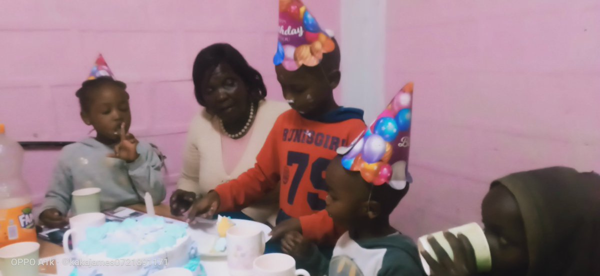 kakajames2's tweet photo. @FirstLadyRwanda @PaulKagame My mentor shares a birthday with my son,
Great love for this gentleman,taking Africa to where it ought to be https://t.co/6rKETpSfXw