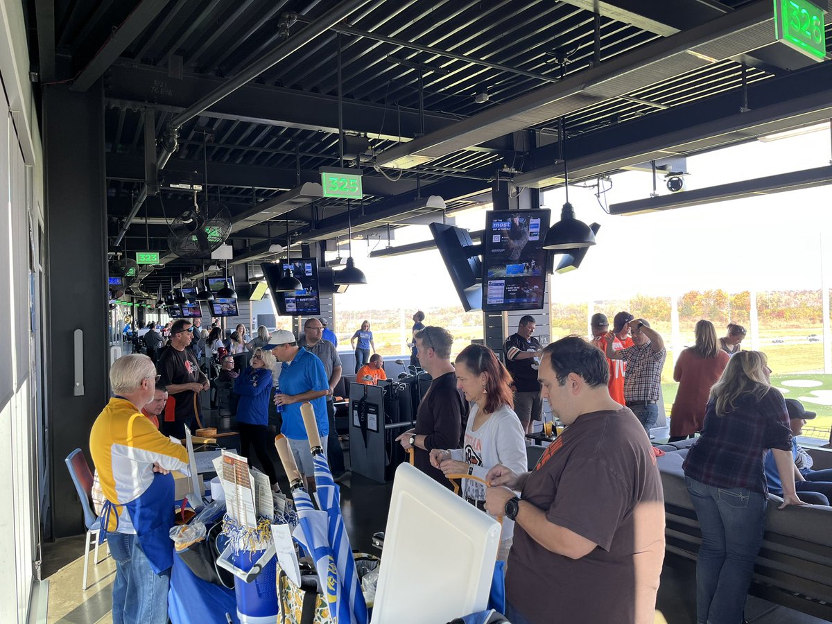 Thanks to everyone that came out to support Independence student-athletes this afternoon. 💙💛 Another fun day at Topgolf!