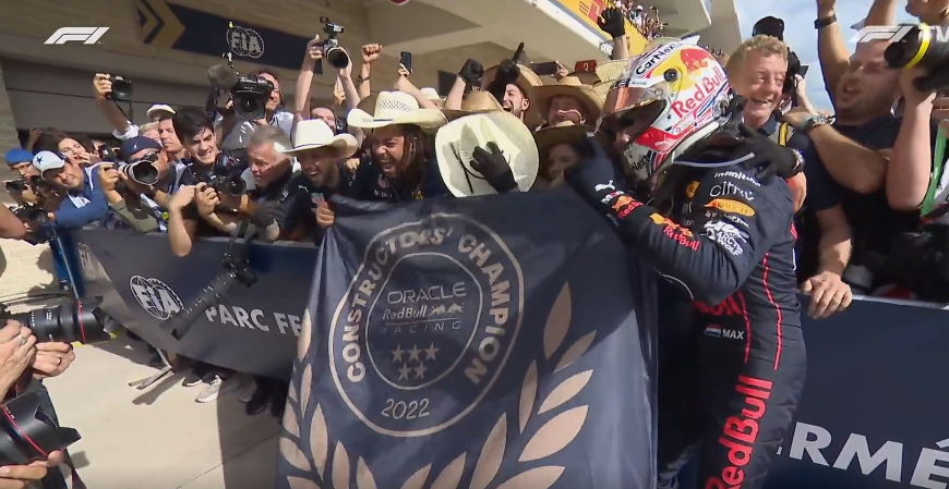 itisme_Patty's tweet photo. Wat een dubbel gevoel zal dit zijn voor de RedBullfamily. Maar ze flikken het gewoon. #AustinGP #Constructeurstitel en #MaxVerstappen #worldchampion #F1 En wat ben ik blij dat #HelmutMarko dit allemaal mag meemaken... https://t.co/kMJEHPY05v