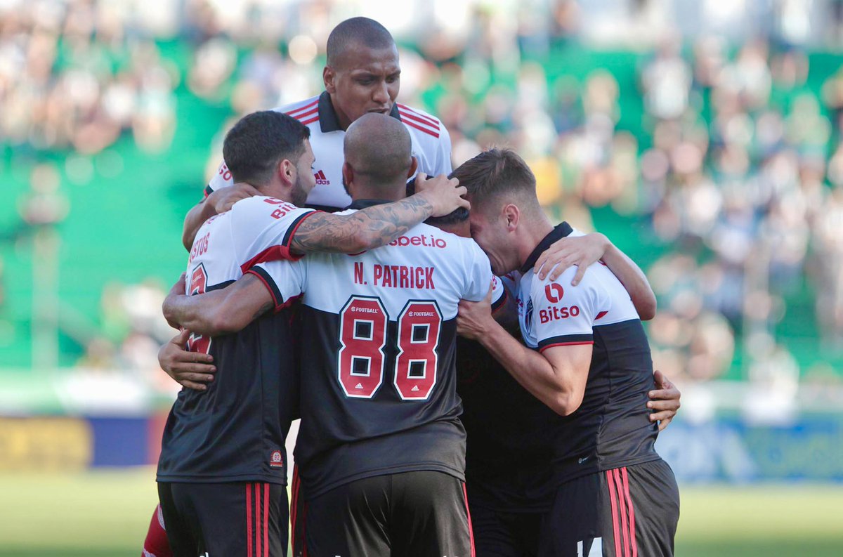 SaoPauloFC's tweet photo. Vamos, São Paulo ❤️🤍🖤 https://t.co/2xarv74KOc