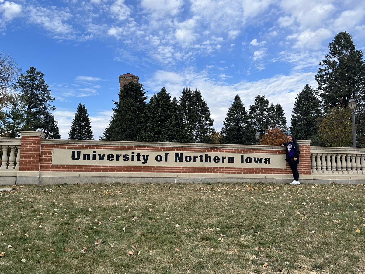 Abby_Warner10's tweet photo. Finished a great week at UNI. Watched a great game, had great conversations,  and received a D1 offer. 

Thanks for a great visit.  @UNIsoccerBruce  #EverLoyal 
@VSA_Rush https://t.co/2sSMXx70oe