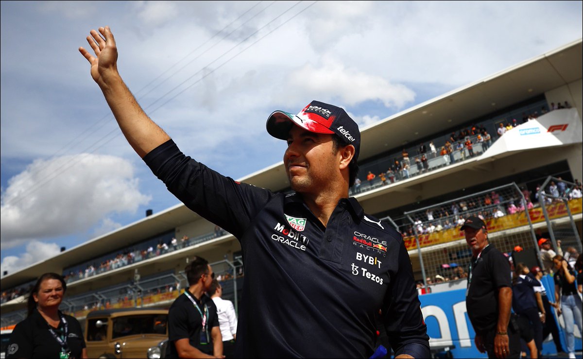 El_Universal_Mx's tweet photo. #ÚltimaHora 🚨 Checo Pérez hace historia y se convierte en el primer mexicano campeón en F1 con el título de Red Bull https://t.co/sXZVB1VkKE https://t.co/v7E20sKNDS