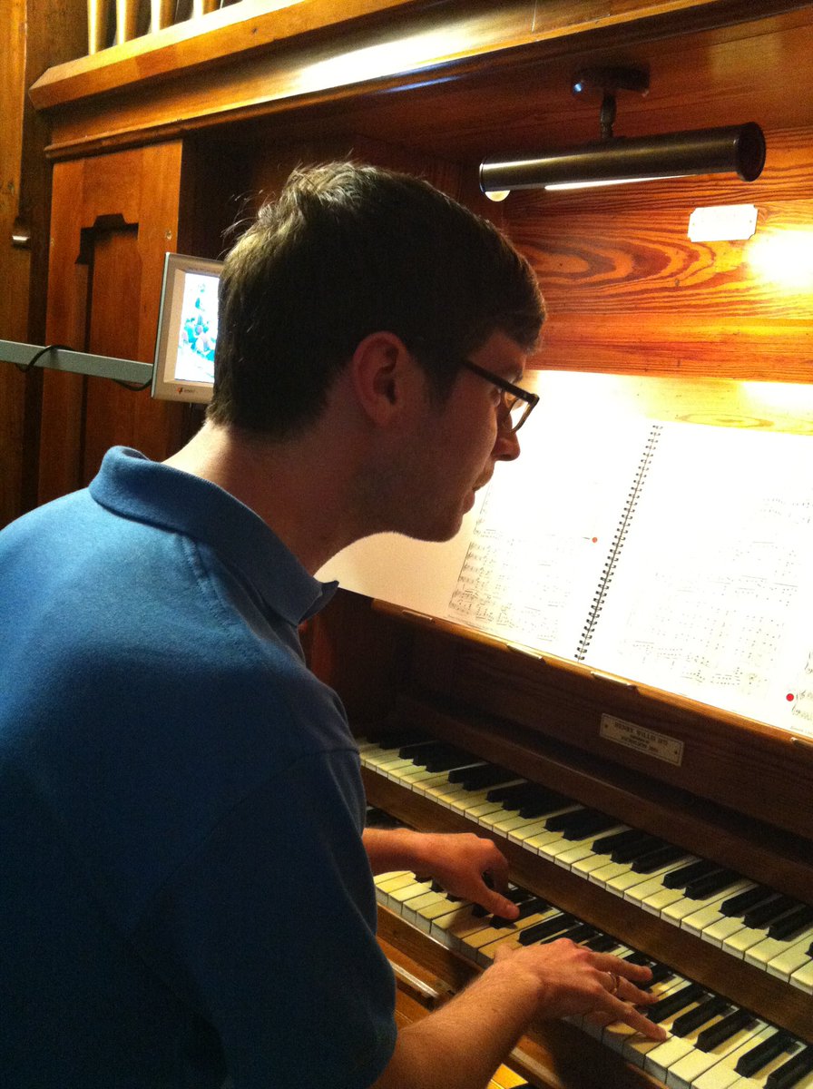 DavidEdwinQuinn's tweet image. Pleasure to be back at the Willis this evening. @SPC_Choir sounding great. Lots of nostalgia. 2013 vs 2022.