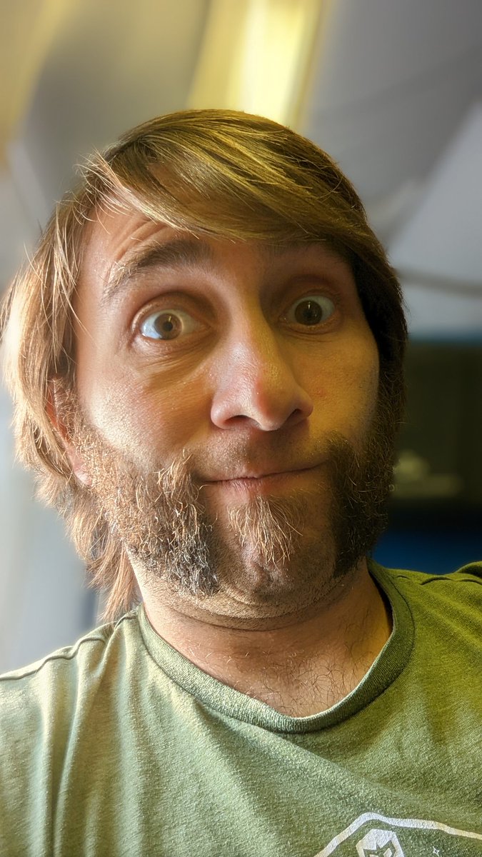Let the awesome 3D nerdery in meatspace begin! See you in Amsterdam!
#bcon22 #b3d