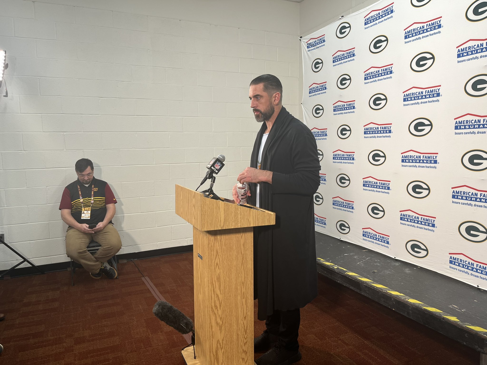 Matt Schneidman On Twitter Aaron Rodgers I m Not Worried About This matt-schneidman-on-twitter-aaron-rodgers-i-m-not-worried-about-this