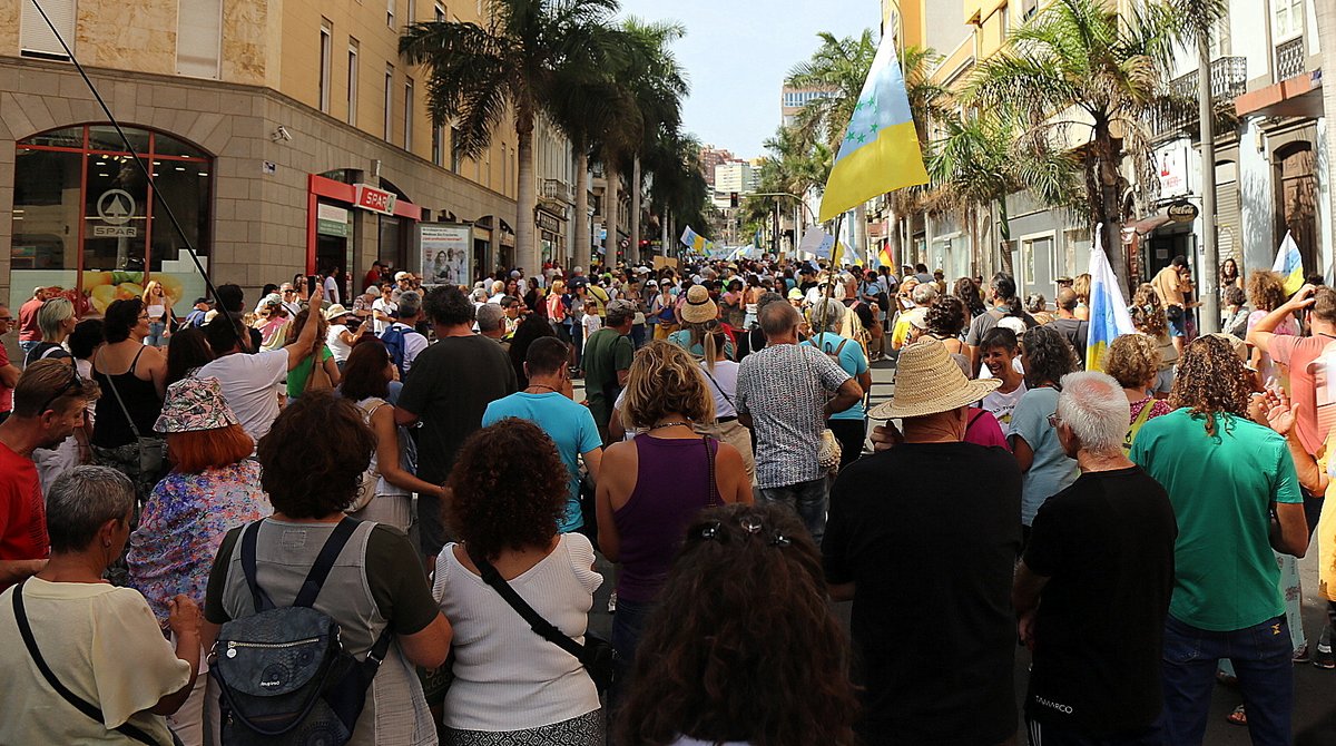 arucasdigital's tweet photo. Manifestación Salvar Chira-Soria en Gran canaria. Reportaje en https://t.co/7k3KDybEpg https://t.co/LAgOh9GiGY