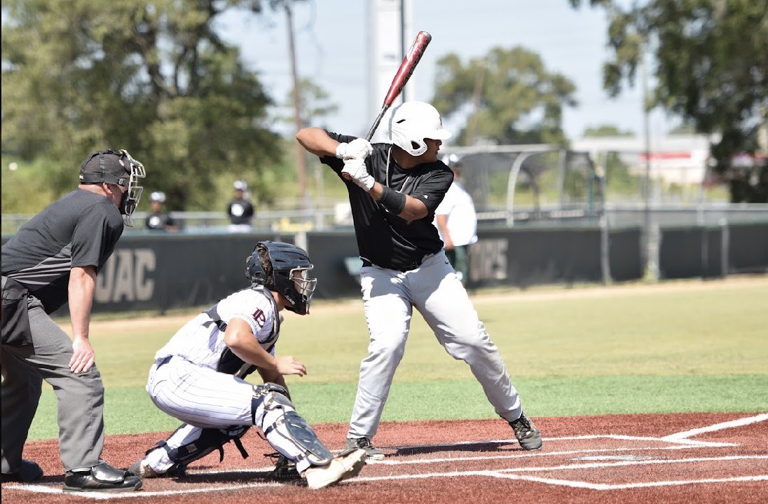 #Uncommitted 1B, MJ Rodriguez. High level hitter with gap to gap approach and big pop on mistakes. 11/32 on the fall with several doubles and a HR. Plays an outstanding 1B. INF’s feel comfortable they can use the turf on balls in the hole and MJ will make the play.