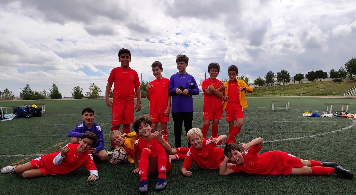 ▶️ ESCUELA

BENJAMIN A 8️⃣

<a href="/FutbolManza/">FutbolManza</a> 1️⃣

📝 Partido en el que empezamos dormidos y nos ponemos por detrás, donde los chicos reaccionan bien y acaban haciendo un partidazo