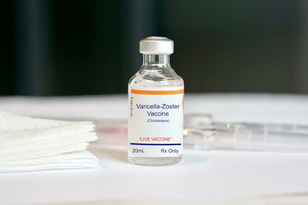 skepticalraptor's tweet photo. #Chickenpox has been nearly eliminated in the USA. Why? Because of the #VARIVAX #vaccine. Nearly 2000 lives have been saved because of the vaccine. Over 238,000 hospitalizations. #VaccinesWork https://t.co/OvDy9RPma4 https://t.co/d2K7tGoUm6