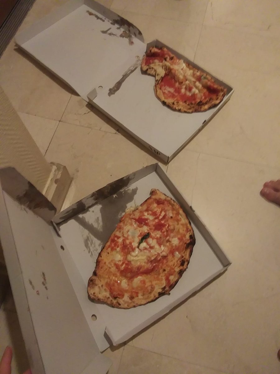 WRewinder's tweet photo. @Glovo_ES Nuevas pizzas Glovo! https://t.co/JBoPplr45E