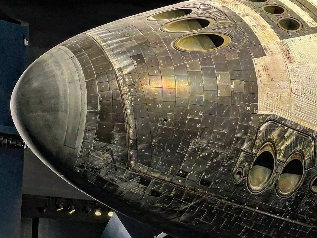 ddzejak's tweet photo. Nose of Orbiter Atlantis @kennedyspacecenter 👩🚀 #kennedyspacecenter #nasa #spaceshuttleatlantis #spaceshuttle #spaceshuttleprogram #spaceflight #nasasocial #spacecraft https://t.co/FIcj04TDnF https://t.co/jcuFXY0riZ
