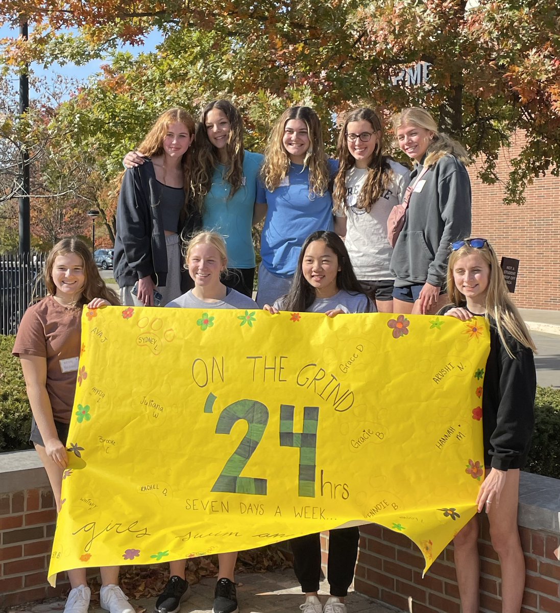 SwimDiveCHS's tweet photo. Season kickoff for the CHS Girls Swim and Dive team with team bonding! Sign up by 10 AM tomorrow to be a part of this team! https://t.co/fBkZ389Uh3