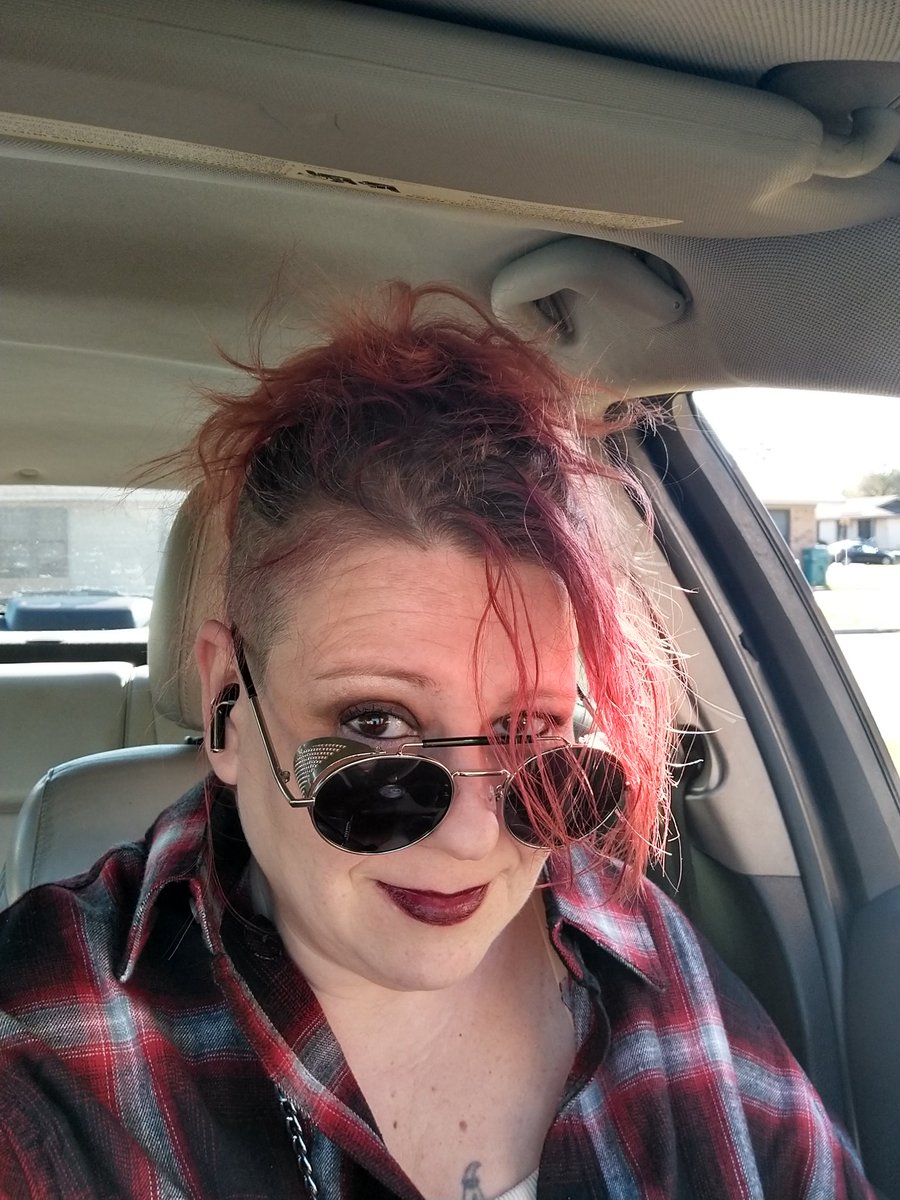 mistysmithstar's tweet photo. Still here and kicking up a storm lol https://t.co/fD1xIEoSLx