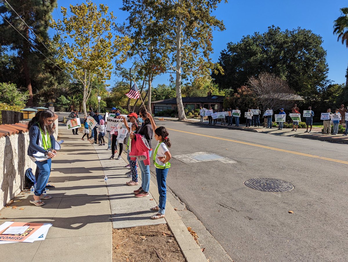 Kia @ Back of the 🚍 tweet media