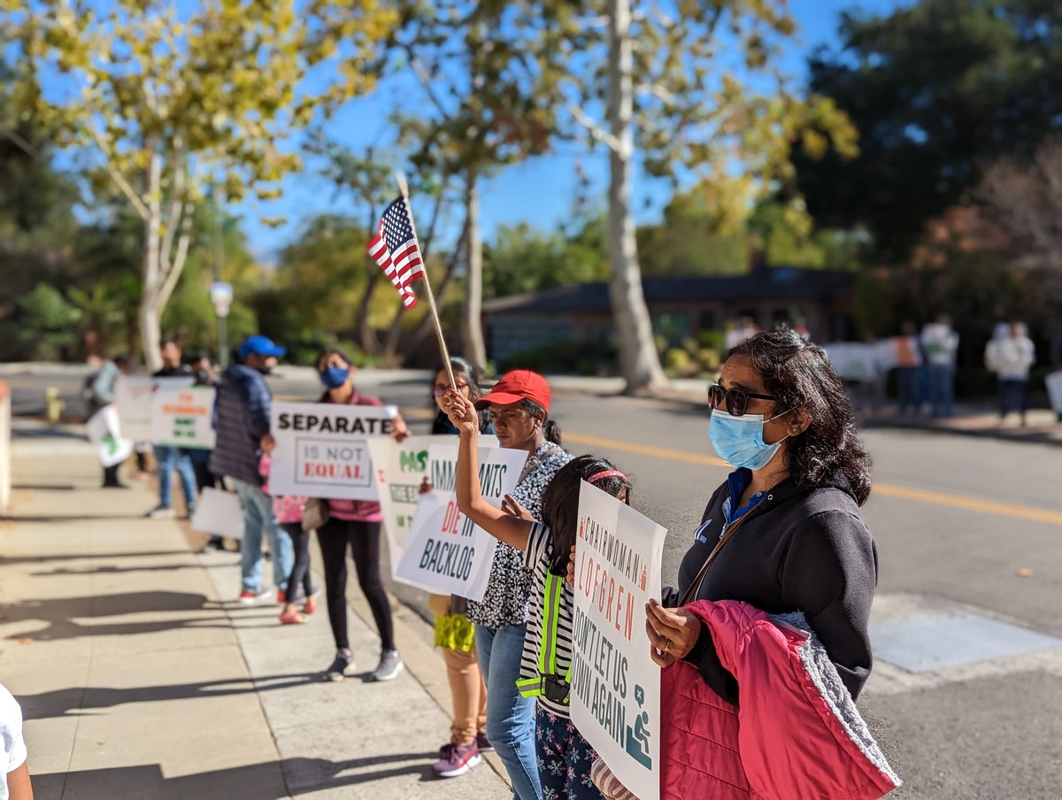 Kia @ Back of the 🚍 tweet media