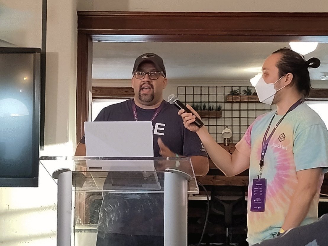 RobKielty's tweet image. Jorge bringing awesome energy to his lightning talk at  #cloud_native #rejekts