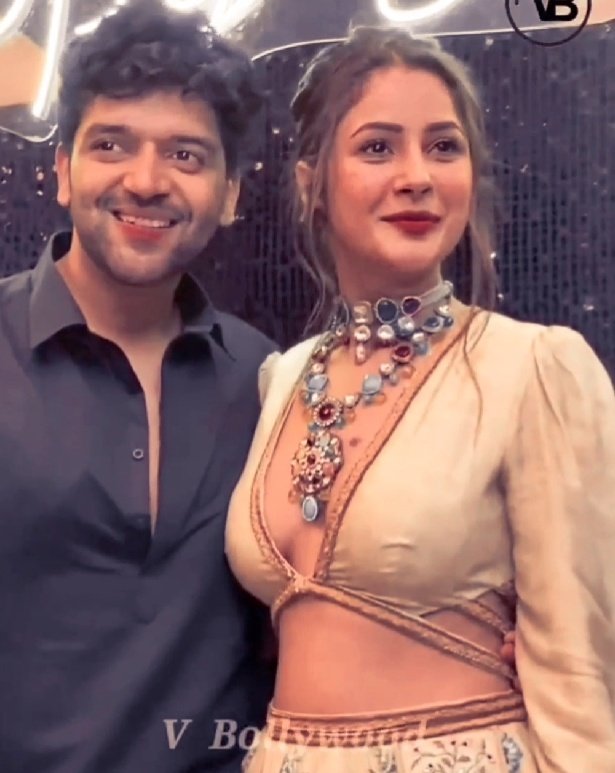 Shehnaazfeeds's tweet photo. #ShehnaazGill | happiness 😍❤️ https://t.co/kMtjqqyY7K