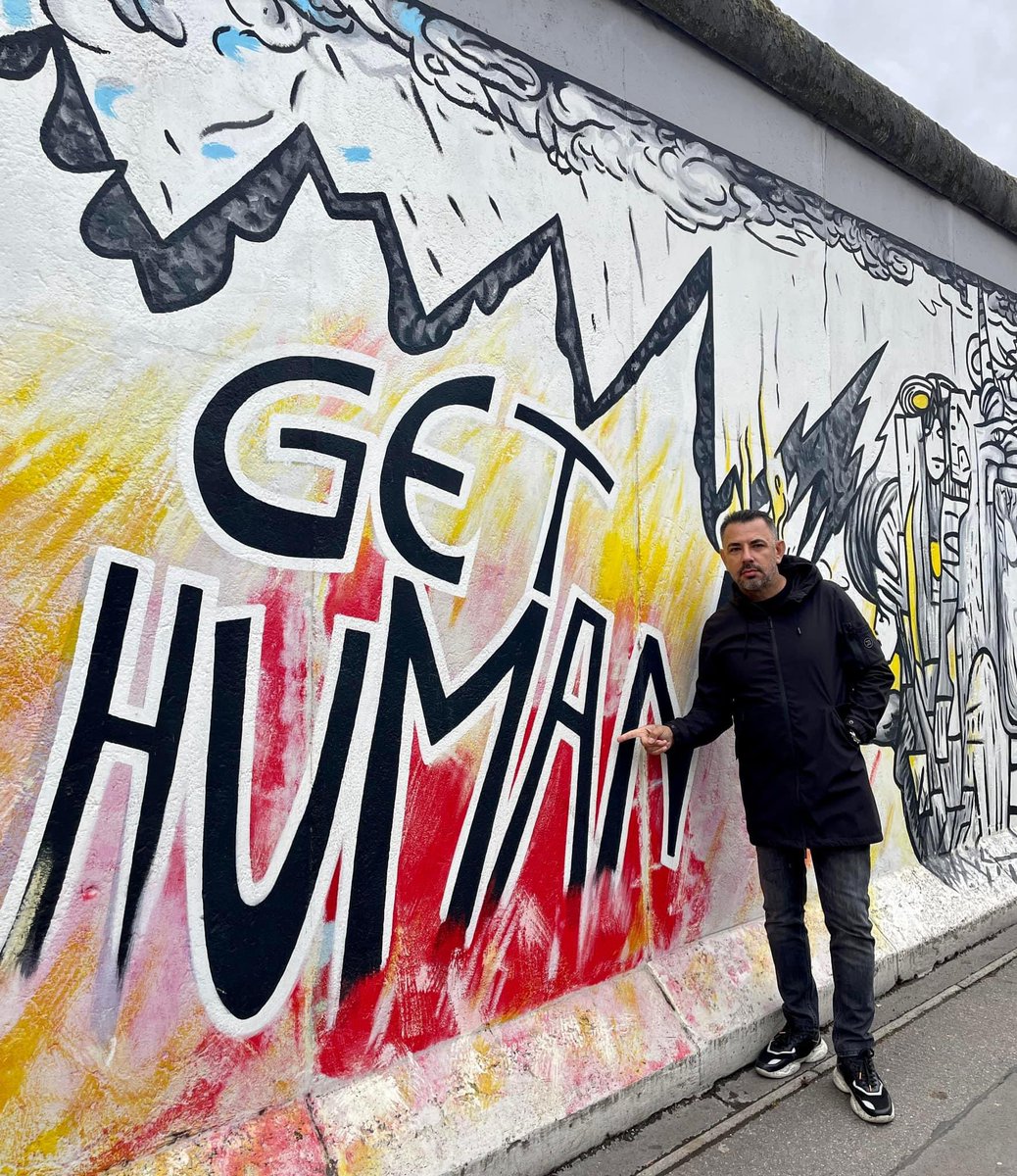 ercan_colmekci's tweet photo. Hangi dinden,etnik kökenden , ne makamın ..olduğundan kime ne!!!??
Tüm sıfatların, tanımların, ayrımların üstünde ve ötesinde, önce ve sadece “insan” ol..
#gethuman https://t.co/VXTjMn42ap