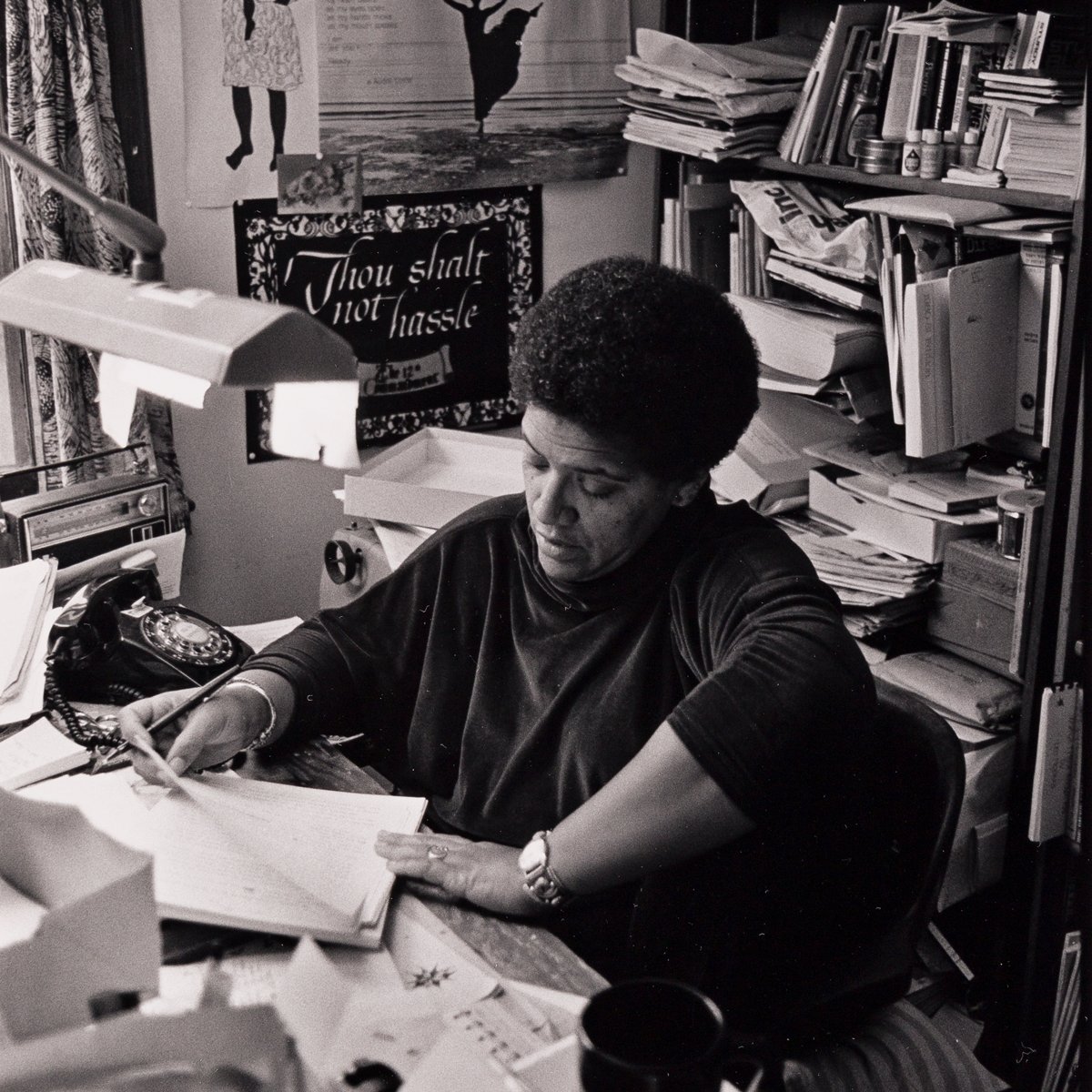 Here's a thread (from my new article) about Audre Lorde's concept of "the erotic", which is hugely significant for many ppl but also tantalizingly hard to define &amp; describe.

I'm pretty excited to share this work!