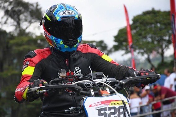 #CiudadDeportiva 🏍️💨
Alcaldía trabajando. Cuatro años tuvieron que pasar para volver a tener en nuestra ciudad una válida nacional de motovelocidad. 🏁 160 corredores de todo el país subieron la adrenalina en la Pista Felipe Rojas. ⚡️¡Manizales AVANZA! No te quedes atrás. 💚