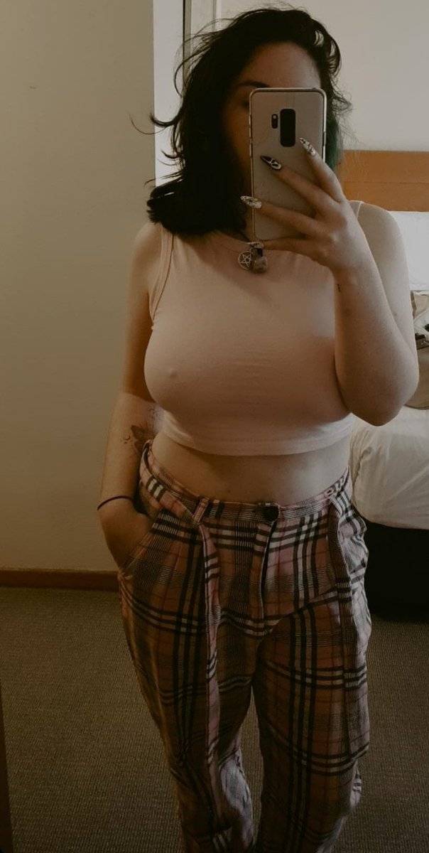 itsbabybellaa's tweet photo. I wanna get my nipples pierced but I dont knowww!! Helpppp
#nipplepiercing #newpiercing #piercingtime #gothinpink #halloween #spooky #ghostface https://t.co/RCrsQsbz9U