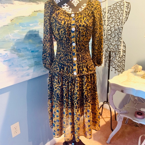 PrincessLeanneP's tweet photo. So good I had to share! Check out all the items I'm loving on @Poshmarkapp #poshmark #fashion #style #shopmycloset #anthropologie: https://t.co/q63kCpH9yG https://t.co/Afbi4dlTet