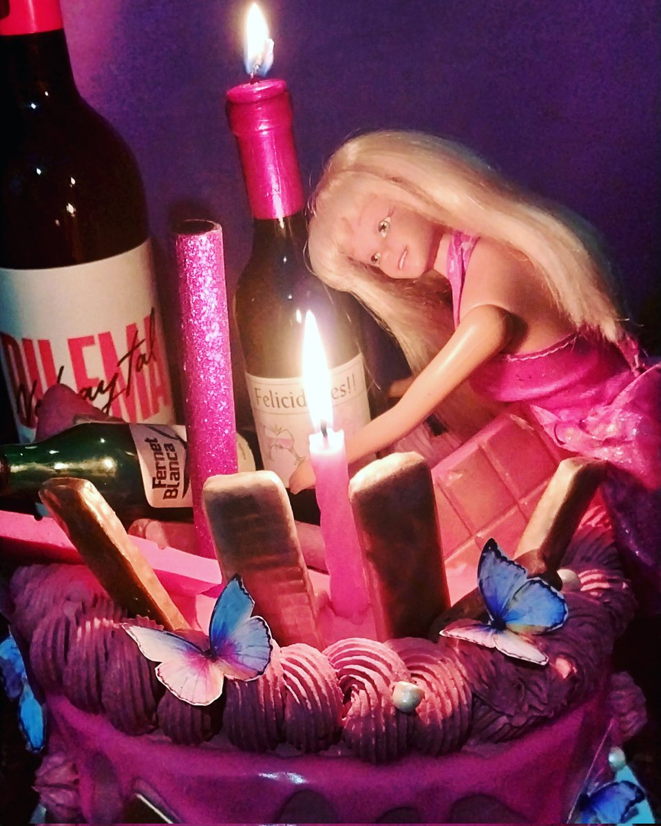 #cakebarbie  #cakepink #tortabarbieborracha #torta #pastel #cake #micumpleaños #dessert #dessertporn #instadessert #desserttime #sweetmoment #bakeoff #bakery #sweetfoodporn #sweet #good #food #foodsweet #foodlike #foodphoto #foodie #foodphotography #foodgood #notdiet #foodshare