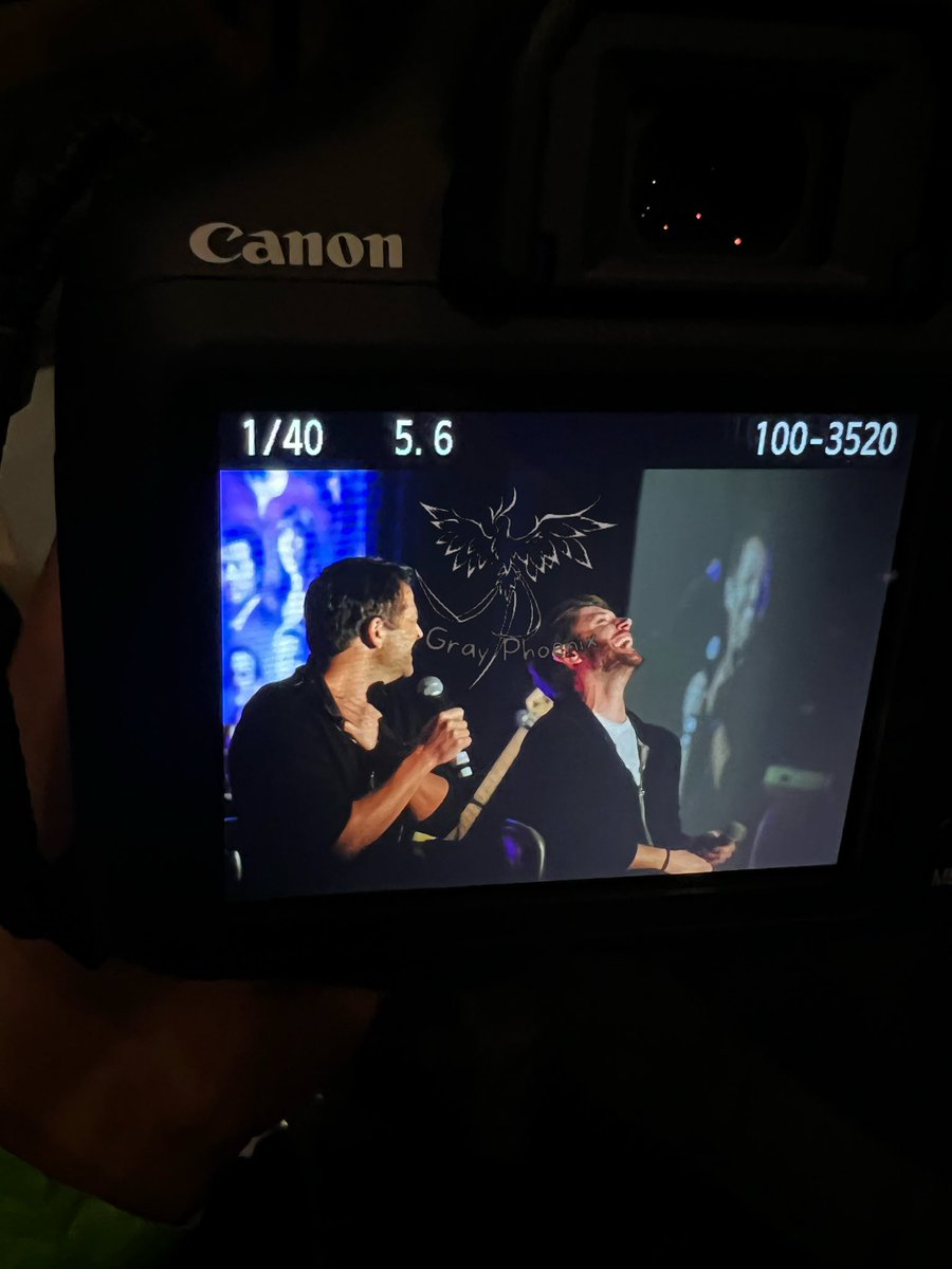 phoenixfire2912's tweet photo. Does anyone make Jensen laugh like Misha does?
#SPNVan #backofthecamera #JensenAckles #MishaCollins https://t.co/7GyXVo3wrx