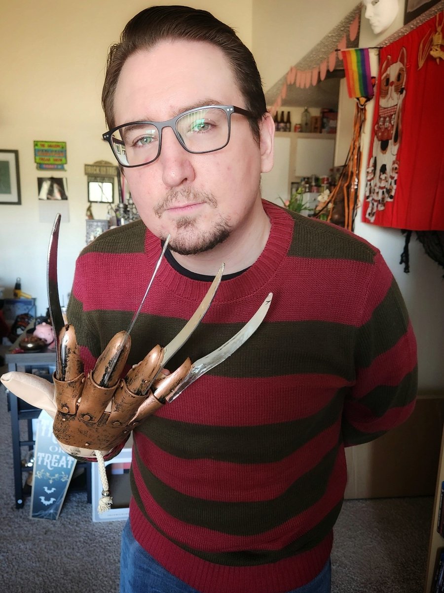 horrorzoid's tweet photo. Feelin' kinda Freddy, but maybe it's time for a new nightmare. 😈 https://t.co/Kx5I40qXGx